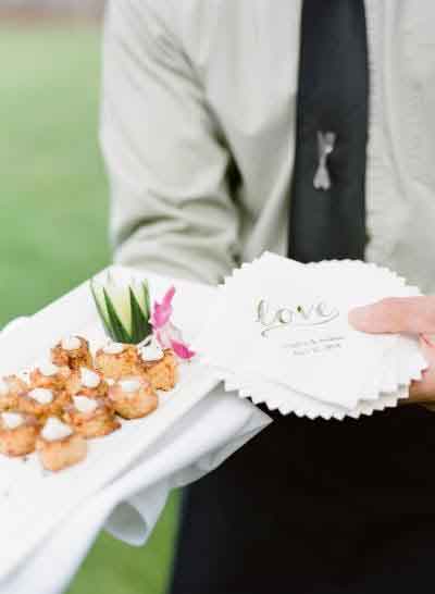 accessoire mariage table, candy bar,serviettes personnalisées Love